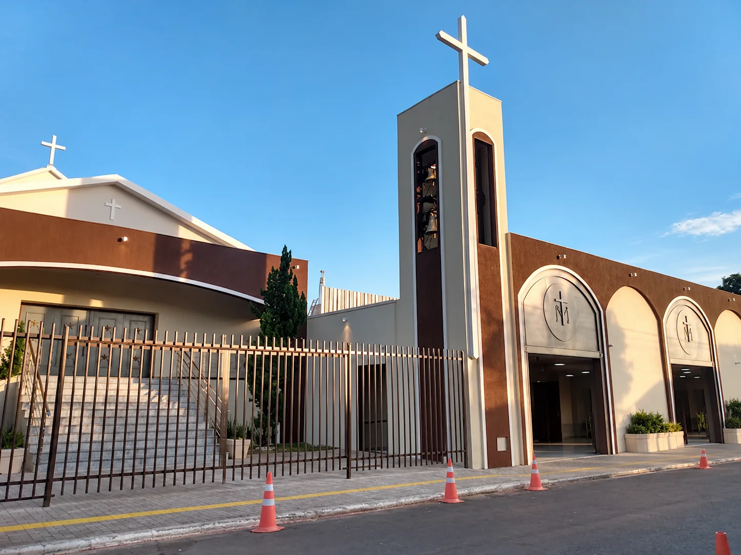 Fachada da Paróquia Nossa Senhora da Assunção, em Goiânia
